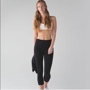 Lulu align crop in black- NWOT